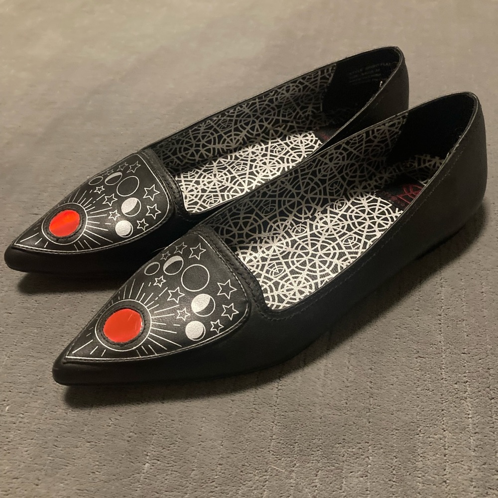Strangecvlt Spirit flats